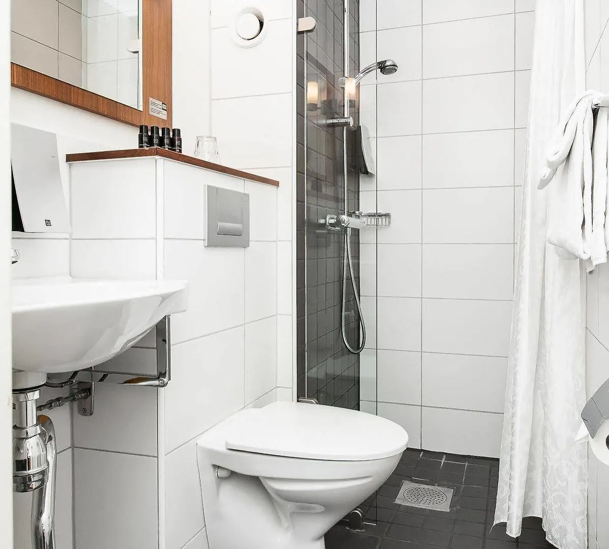 Home Hotel Kung Oscar Trollhättan 4*,  Svédország